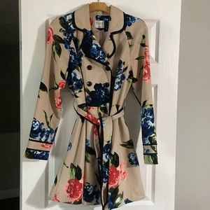 The cutest coat! trench! 🩵